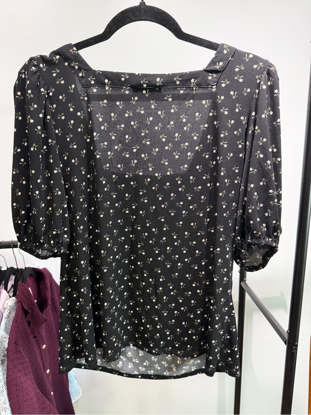 CeCe Black Floral Square-Neck Puff Sleeve Blouse - L - Picture 5 of 5